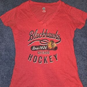 NHL Red Blackhawks Graphic V-neck Tee